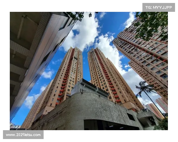 香港特区政府宣布取消或延期近期庆祝活动，集中资源处理火灾善后