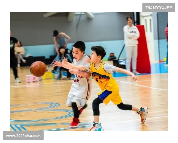 篮球课程纳入中小学体育必修,基础训练普及化推进